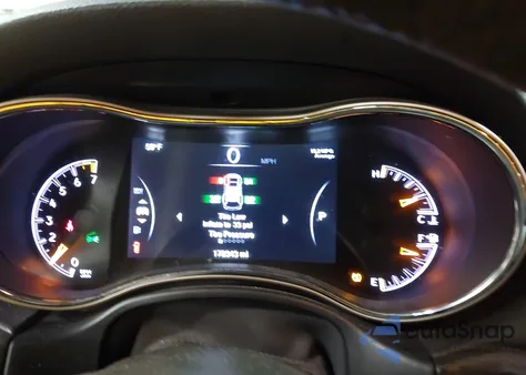 2015 Jeep Grand Cherokee Laredo z USA, uszkodzony, nr VIN 1C4RJFAG3FC950833